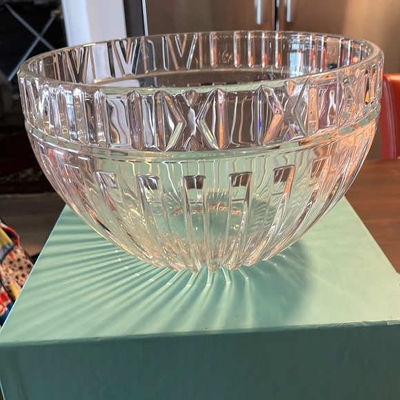 Tiffany Roman Numeral bowl in excellent condition. With box. Box not pristine!
